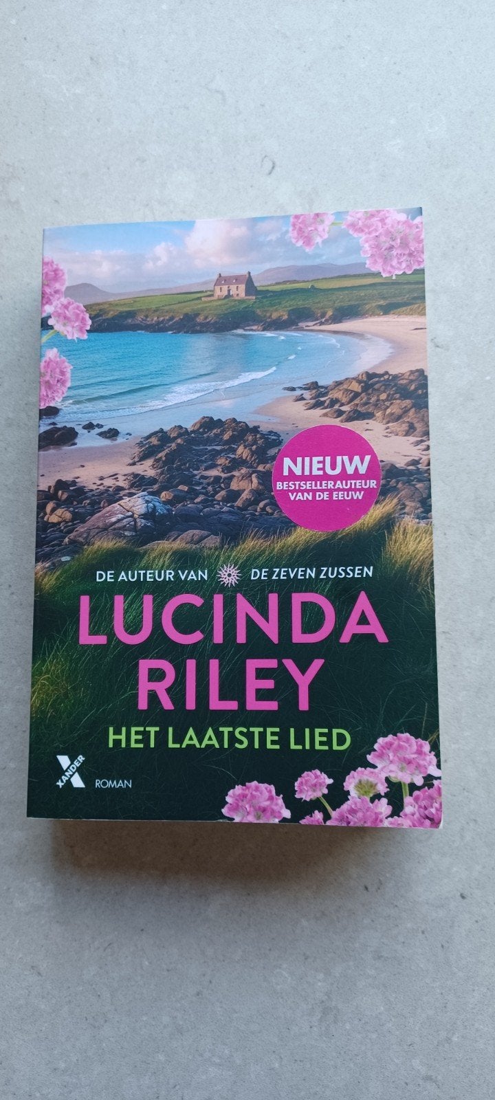 Het laatste lied van Lucinda Riley, Ophalen of Verzenden, Zo goed als nieuw