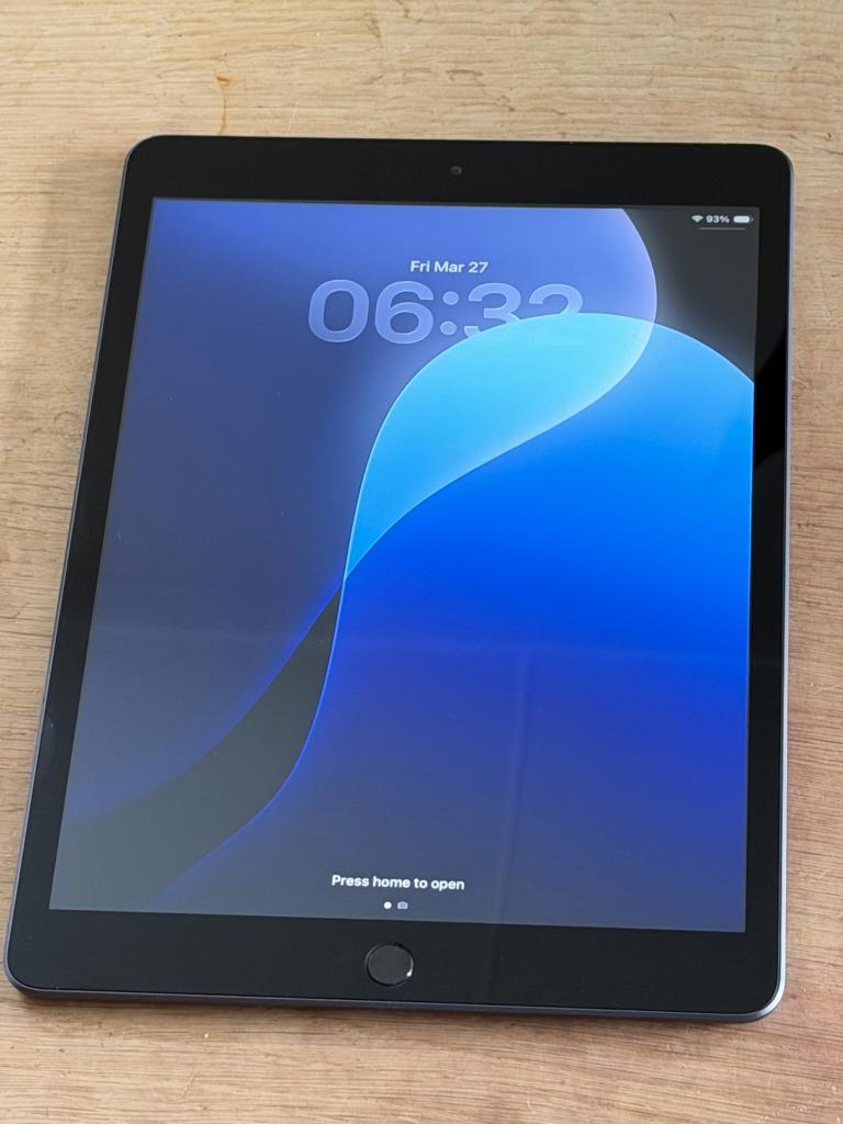 Zeer Nette iPad 8th gen Black, met 84% batterijconditie!, Computers en Software, Apple iPads, 10 inch, Gebruikt, 32 GB, Apple