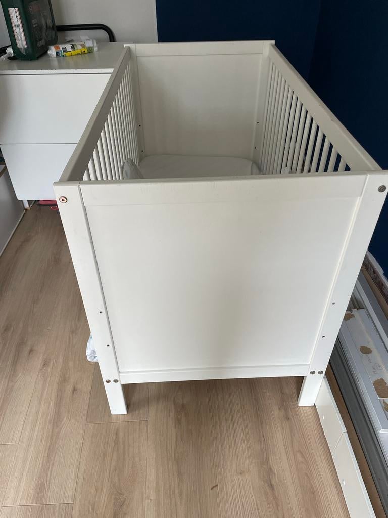 Gratis!! Wit babybedje met matras en dekbed, Ophalen, Gebruikt, 70 tot 85 cm, 140 tot 160 cm