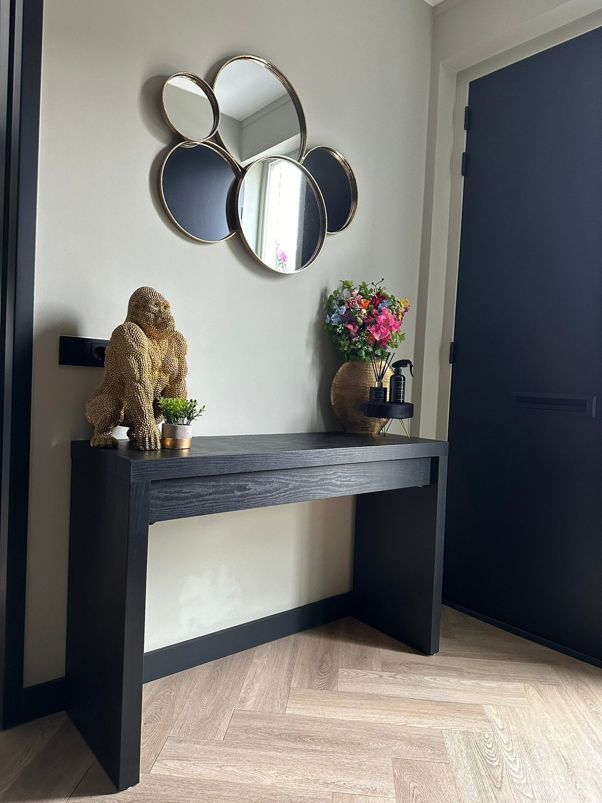 Mat zwarte side table/sidetable/dressoir eric kuster style, Huis en Inrichting, Ophalen, 100 tot 150 cm, Zo goed als nieuw, 25 tot 50 cm