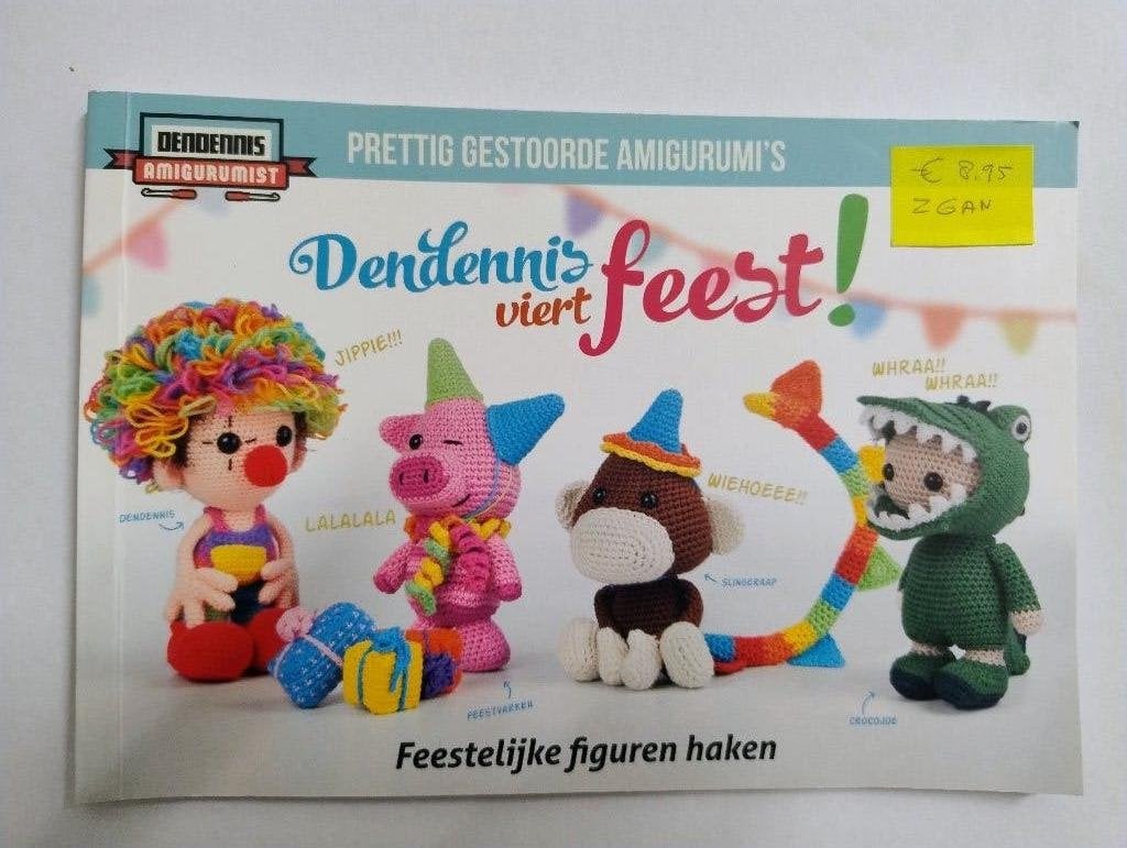Haakboek DenDennis viert feest, Ophalen of Verzenden, Zo goed als nieuw, Haken, Patroon of Boek