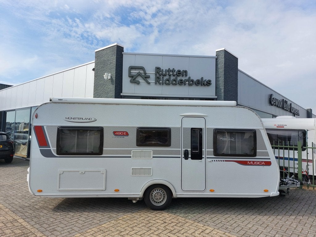 LMC Musica 490 E, Caravans en Kamperen, Fietsenrek, Rondzit, Bedrijf, 5 tot 6 meter