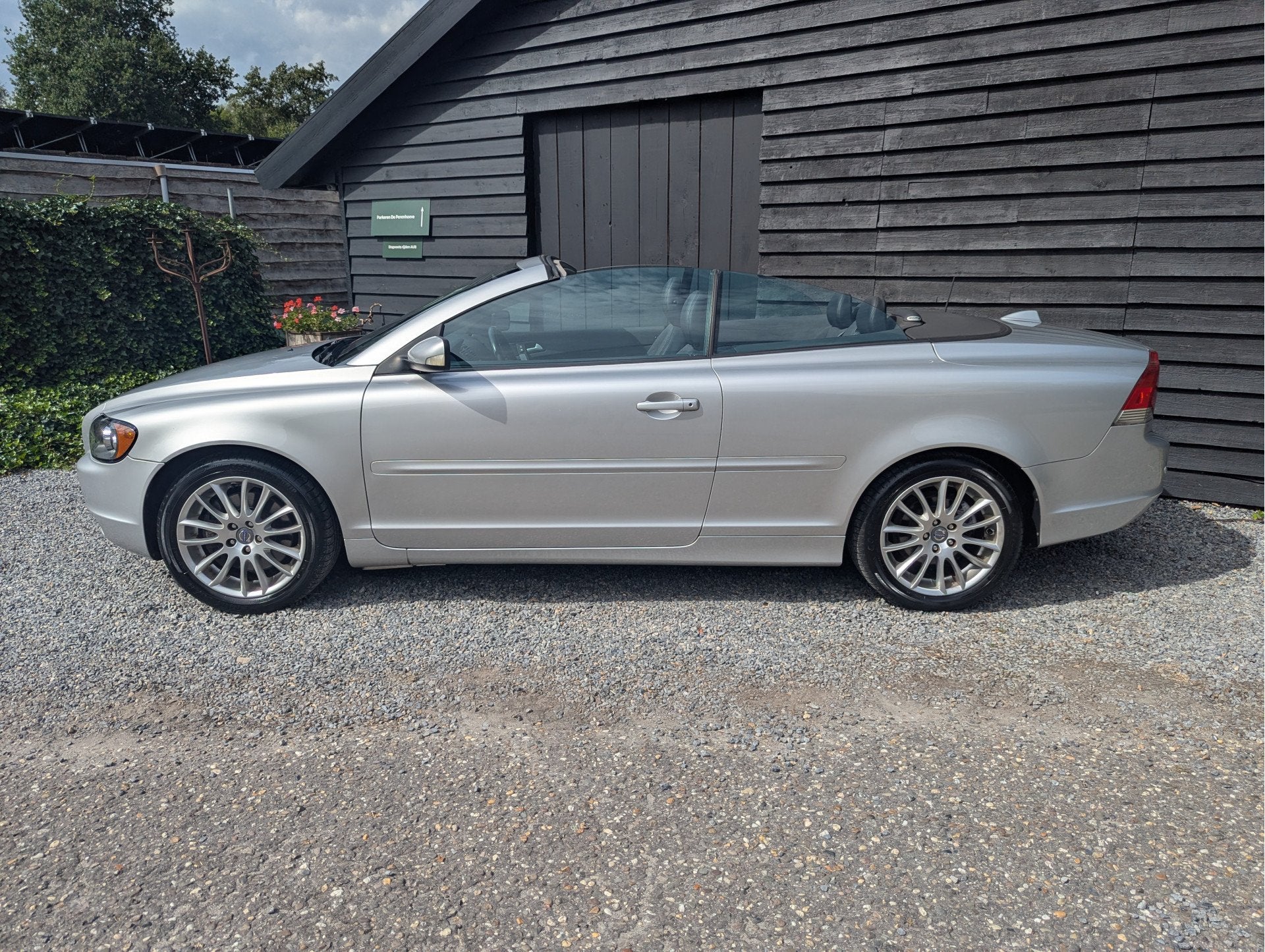 Volvo C70 Convertible 2.4 D5 Summum (bj 2007, automaat), C70, Gebruikt, Zwart, 197 €/maand