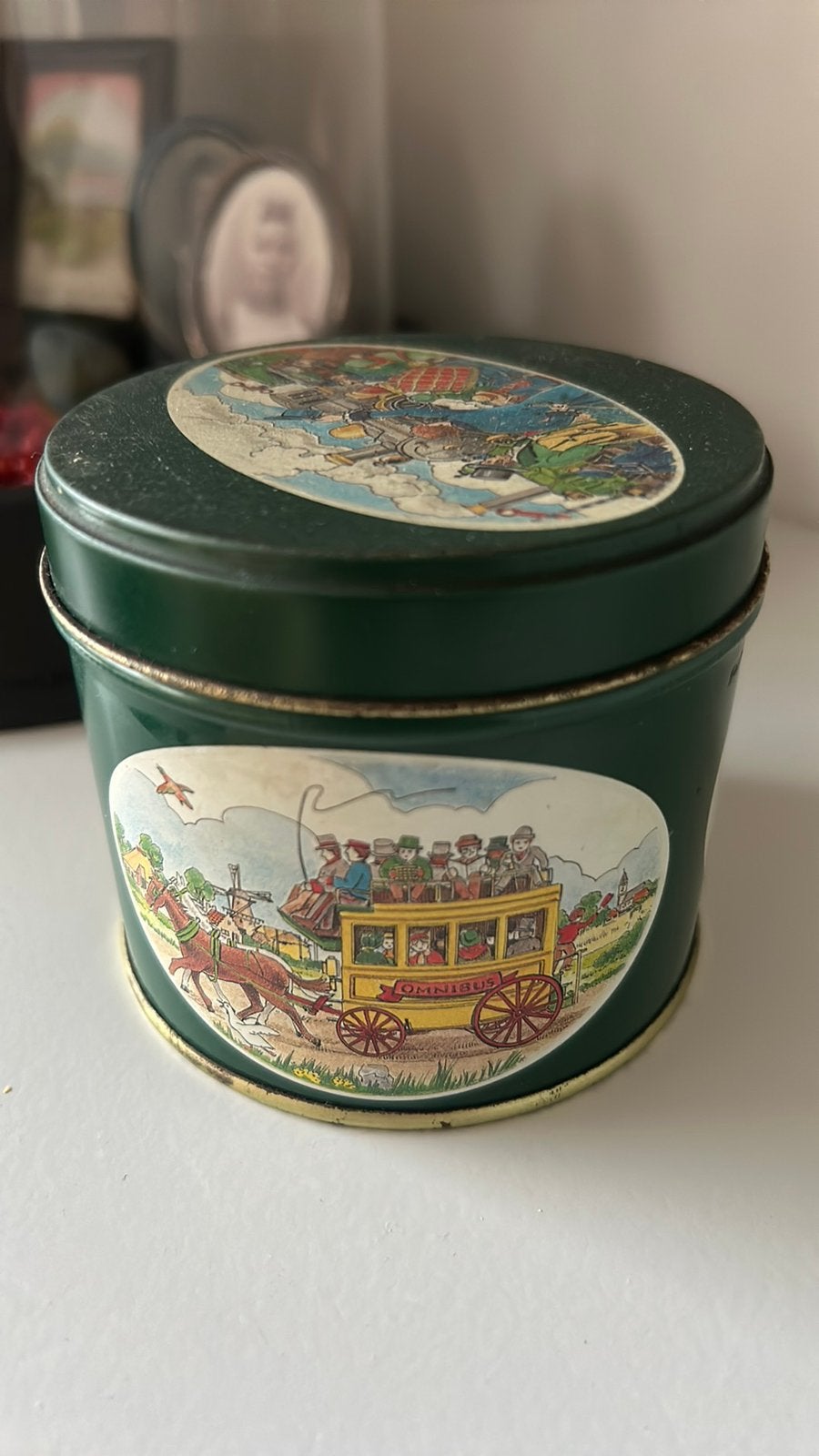 Oud trommeltje met taferelen 1 euro, Ophalen of Verzenden, Zo goed als nieuw, Overige