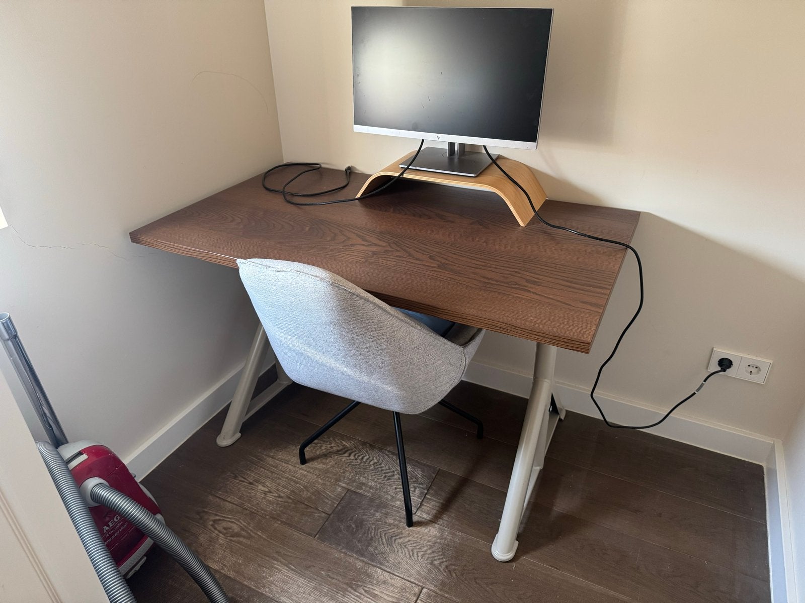 IKEA IDÅSEN Bureau, bruin/beige, 120x70 cm, Huis en Inrichting, Bureaus, Ophalen of Verzenden, Zo goed als nieuw, IKEA, Bruin