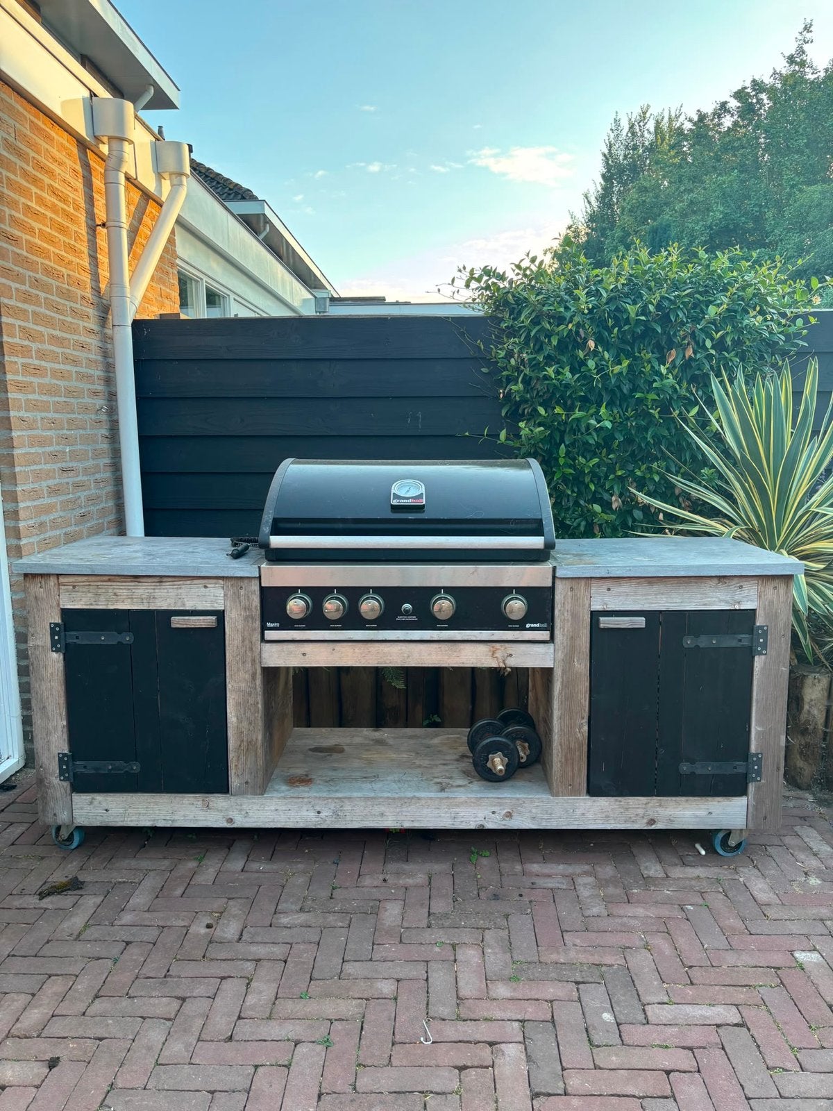 Grandhall gasbarbecue met buitenkeuken, Tuin en Terras, Gasbarbecues, Ophalen, Gebruikt