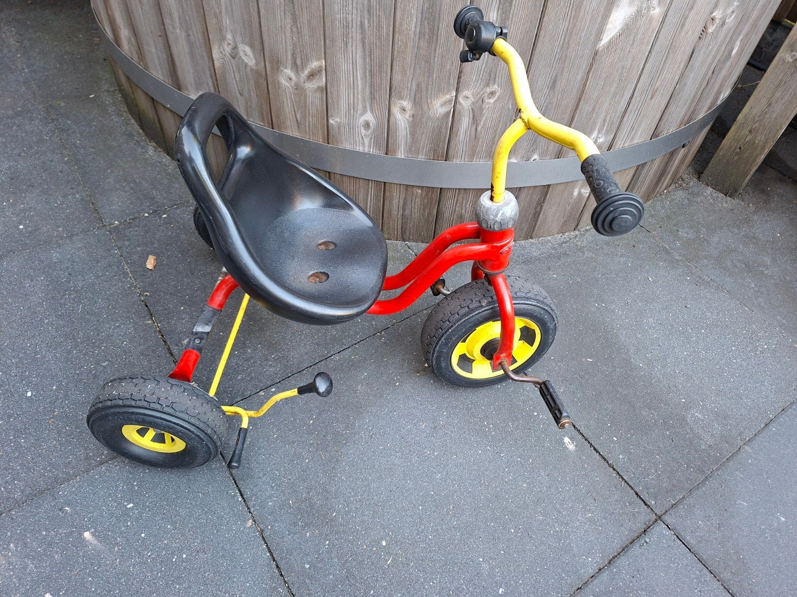 Gebruikte driewieler voor kinderen - Rood/Geel, Fietsen en Brommers, Ophalen, Gebruikt