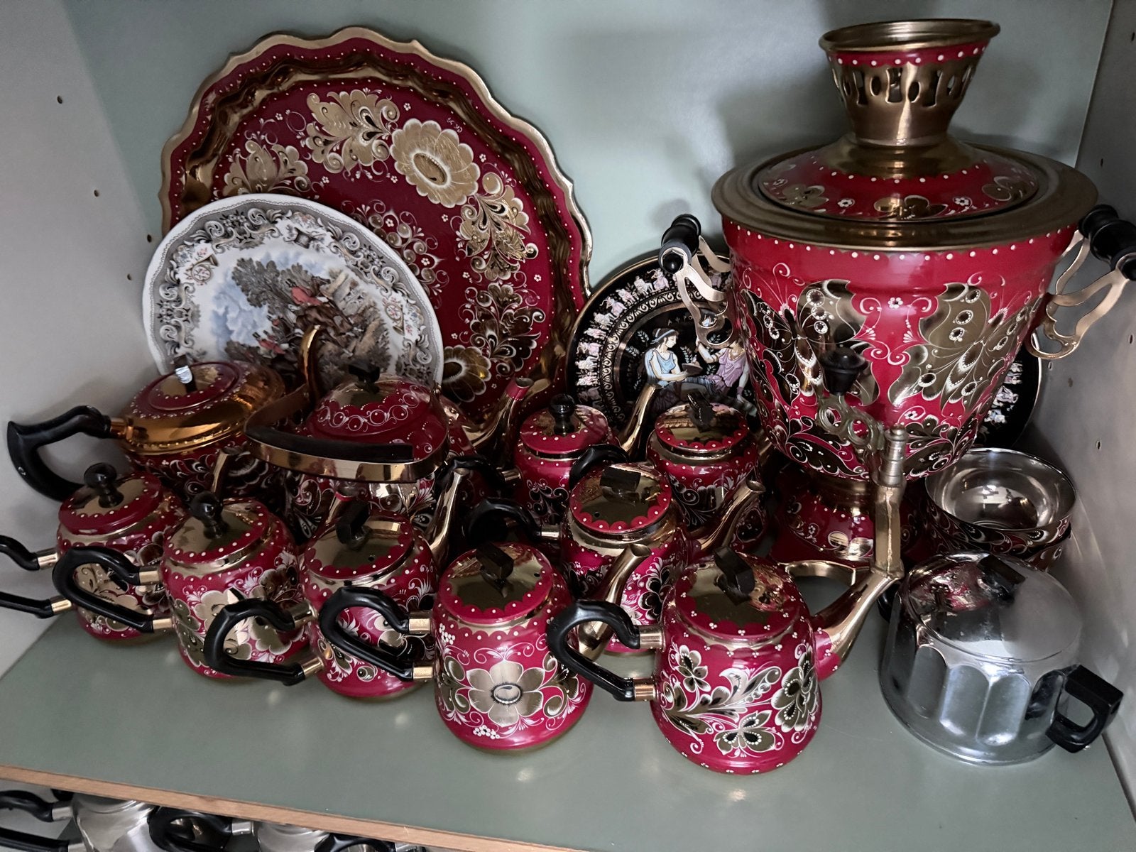 Prachtige Russische Elektrische Samovar en theeservies set, Ophalen