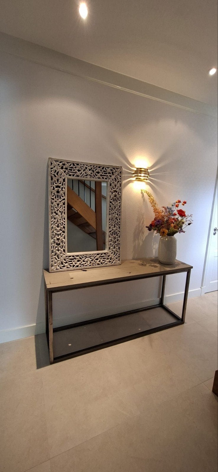 Sidetable met houten blad en metalen frame, Huis en Inrichting, Tafels | Sidetables, Gebruikt, Industrieel, Landelijk, 150 tot 200 cm
