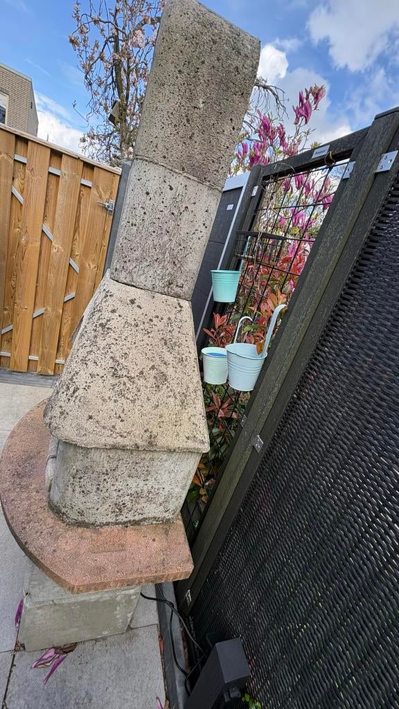 Gratis Betonnen BBQ/ haard, Ophalen, Gebruikt