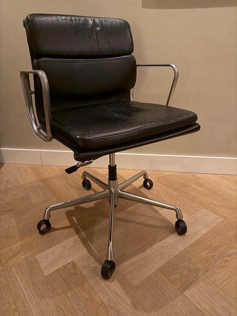 Vitra Charles Eames EA 217 Bureaustoel Zwart Leer, Huis en Inrichting, Bureaustoelen, Ophalen, Gebruikt, Zwart, Bureaustoel