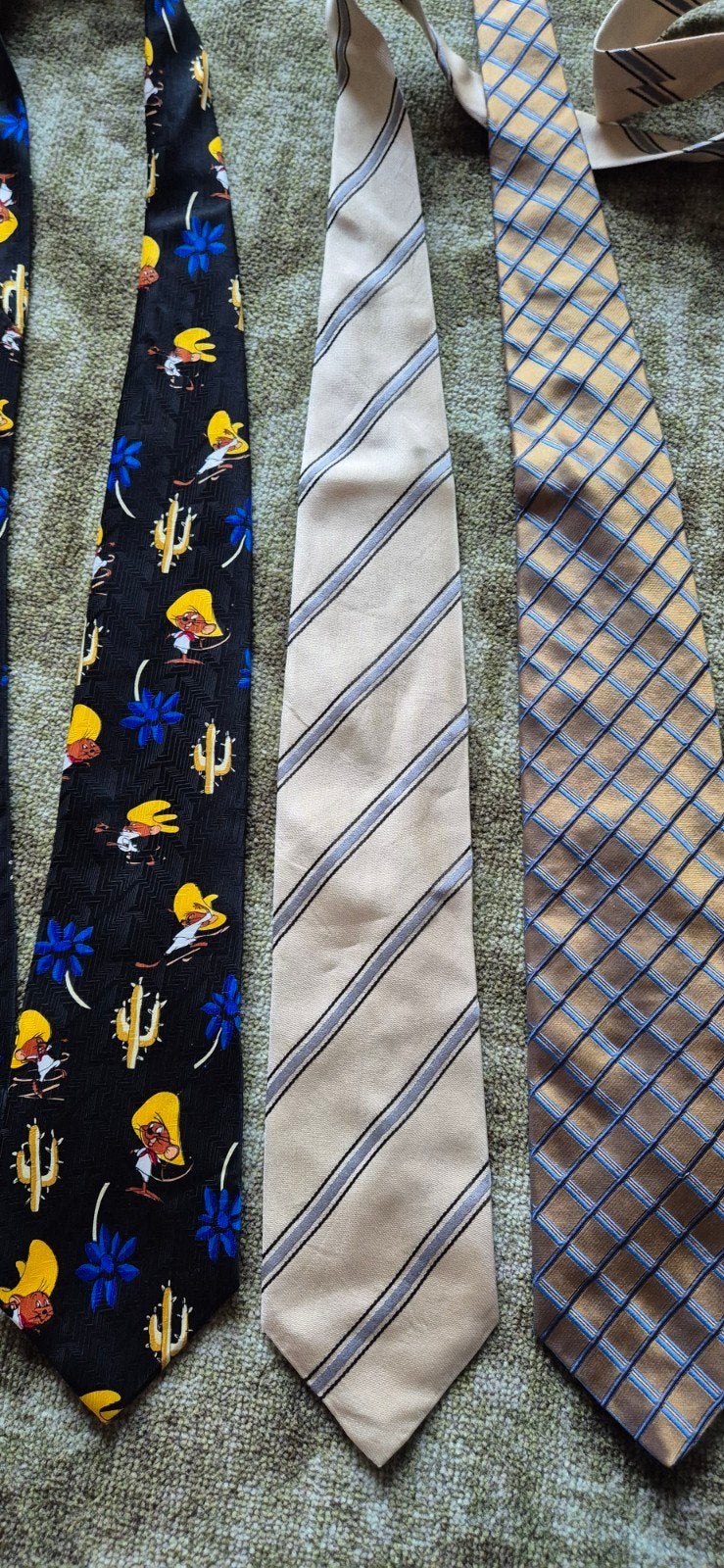 Set van 3 heren dassen: Looney Tunes, HemleyHugo Boss, zijde, Hugo Boss, Looney Tunes, Meerkleurig, Ophalen of Verzenden, Met patroon