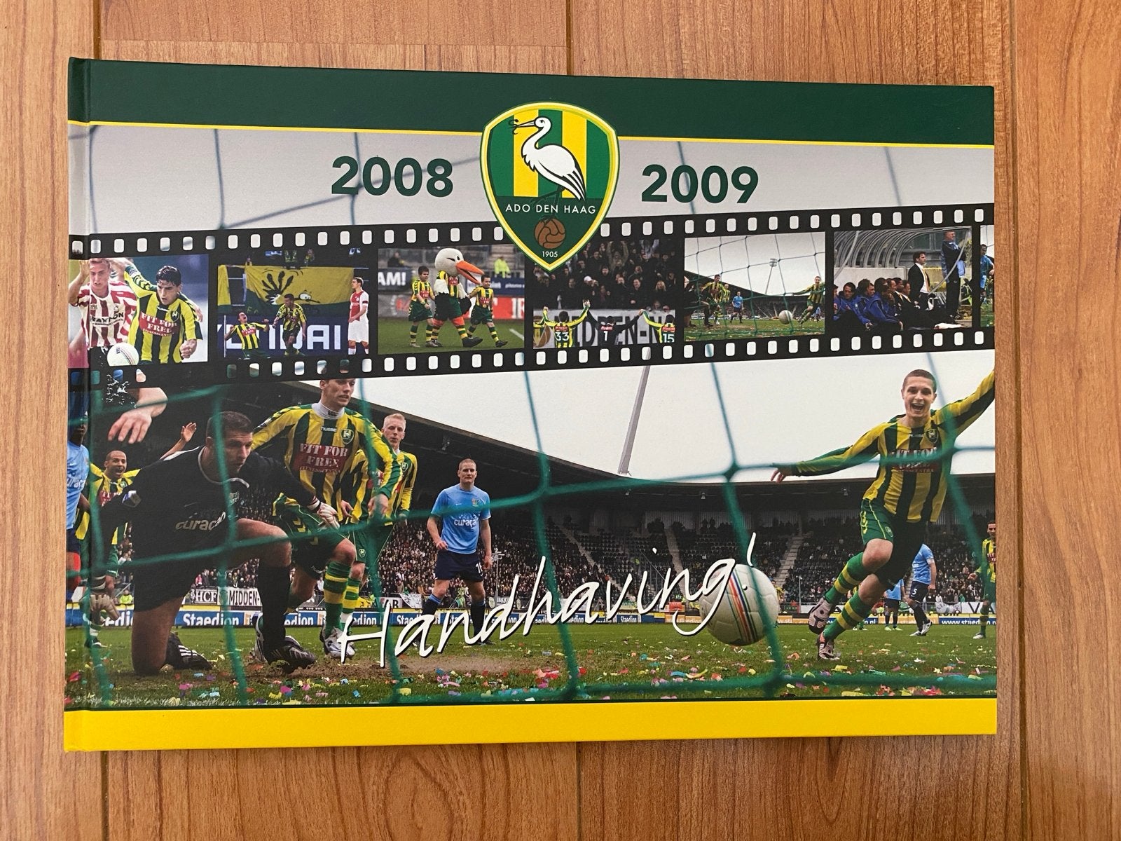 ADO Den Haag Handhaving! 2008-2009 Boek, Ophalen of Verzenden, Balsport