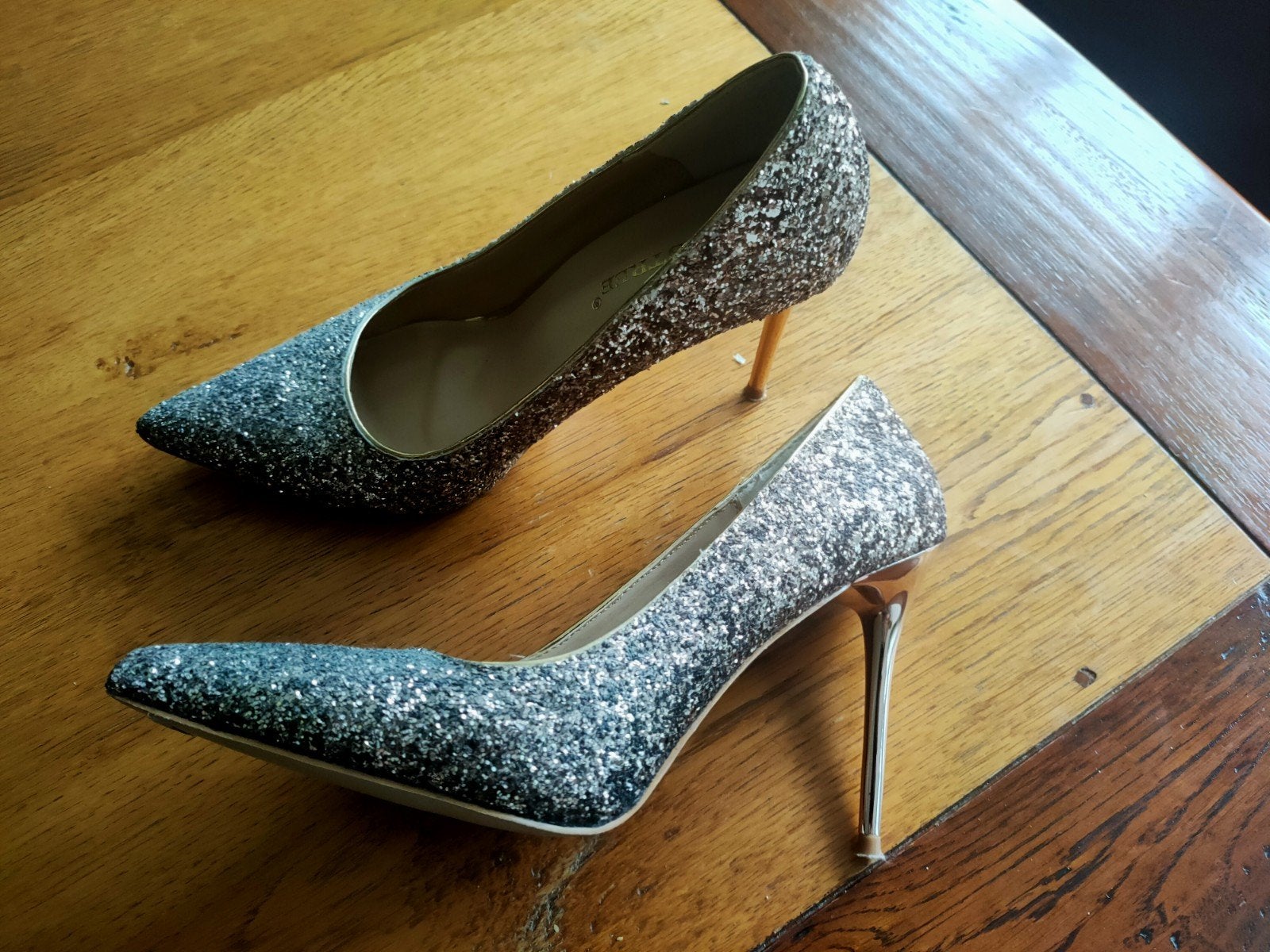 Glinsterende Pumps met Hoge Hakken - Maat 38/39, Kleding | Dames, Schoenen, Overige kleuren, Ophalen of Verzenden, Zo goed als nieuw