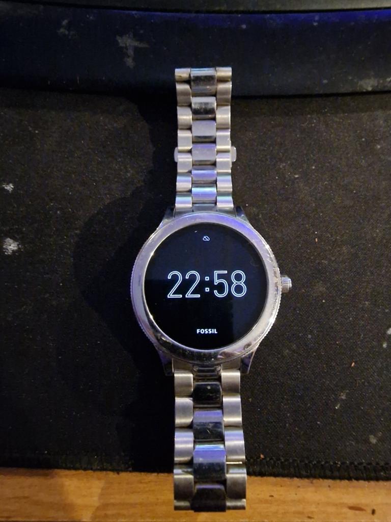 Fossil Smartwatch - Zilverkleurig met metalen band, Fossil, Ophalen of Verzenden, Zo goed als nieuw, Stappen
