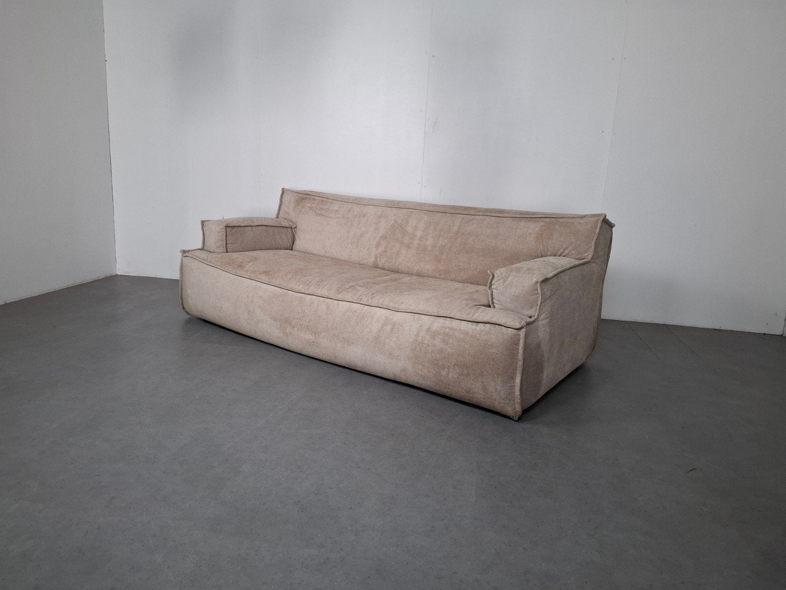 Stijlvolle relax 3 zits Bank | GRATIS BEZORGING | Gereinigd, Huis en Inrichting, Banken | Bankstellen, Zo goed als nieuw, Rechte bank