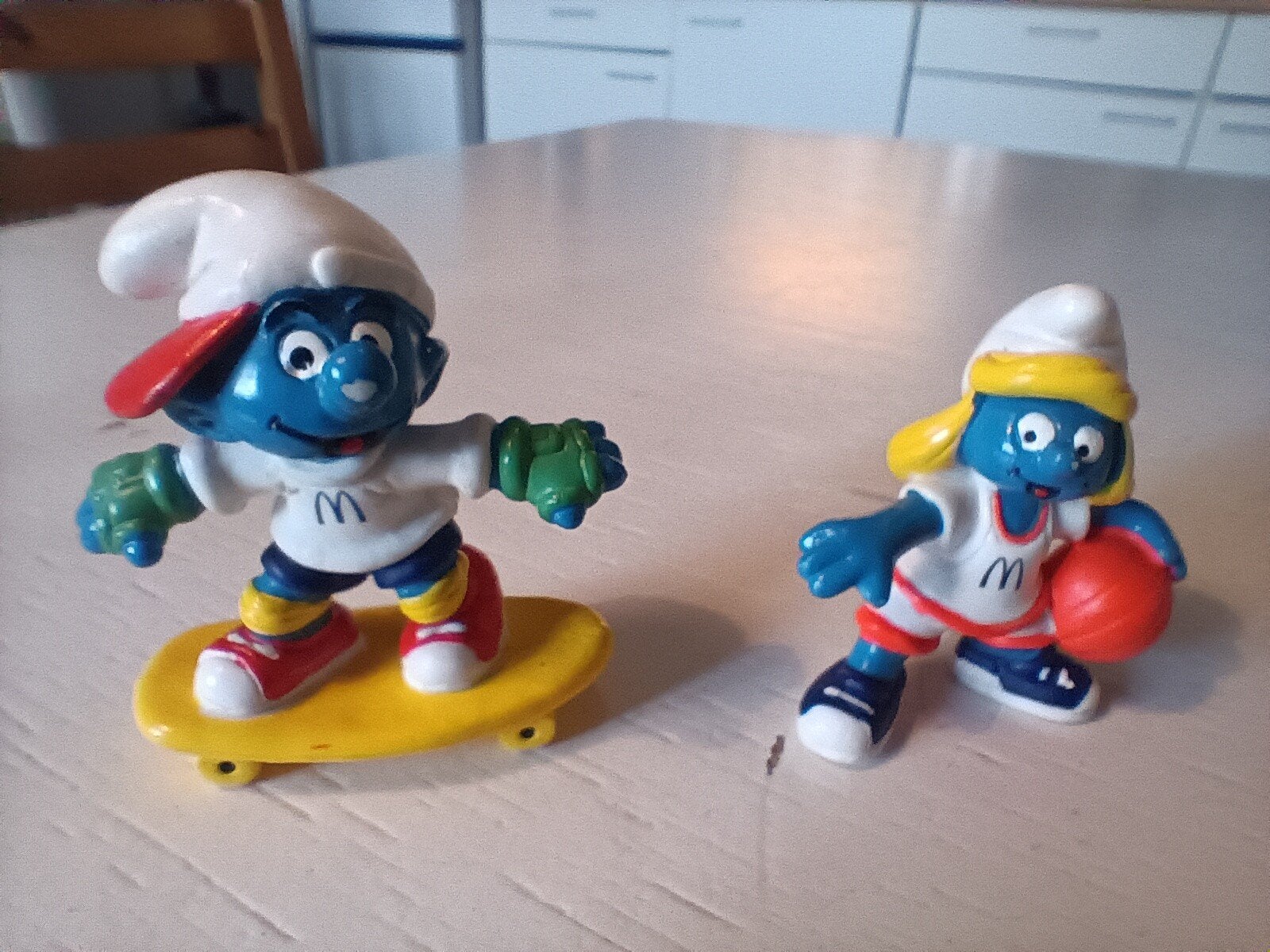 2 Mac Donalds smurfen.
Skateboardsmurf en baseball smurfin., Verzamelen, Ophalen of Verzenden, Zo goed als nieuw, Verschillende Smurfen