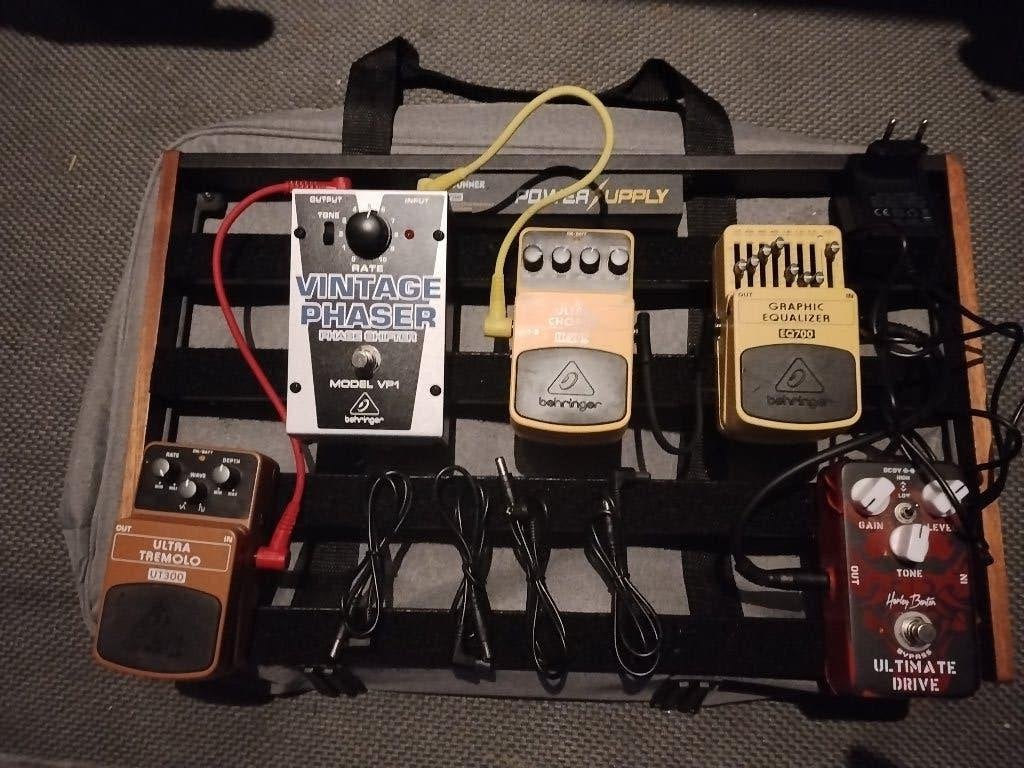 Complete pedalboard set te koop, Muziek en Instrumenten, Effecten, Ophalen of Verzenden, Zo goed als nieuw, Volume