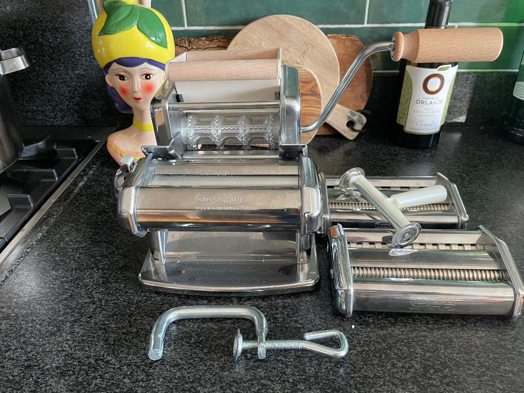 Te koop pasta machine, Zilver, Ophalen of Verzenden, Zo goed als nieuw, Metaal