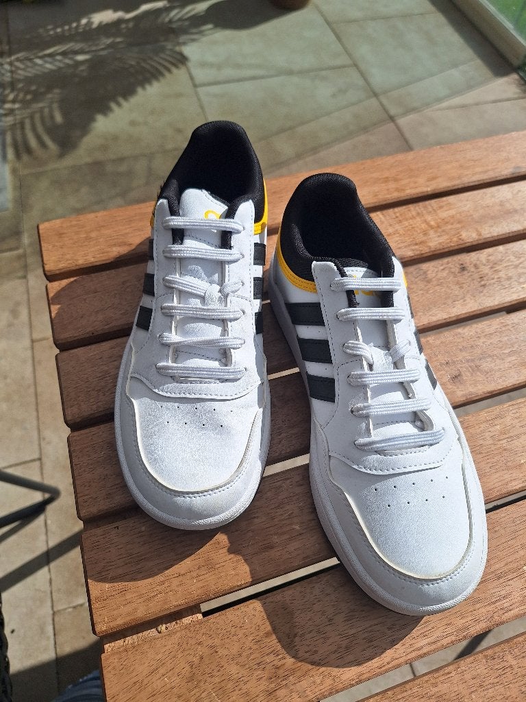 Adidas sportschoenen maat 36,5, Kinderen en Baby's, Adidas, Nieuw, Ophalen of Verzenden, Jongen of Meisje