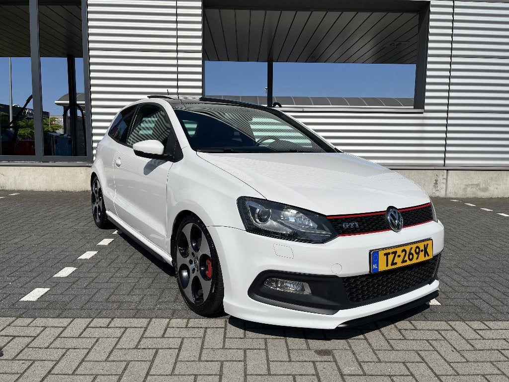 VW Polo 6R GTI DSG Pano Xenon Airride Forge R-line, Euro 5, Stof, 1169 kg, Zwart
