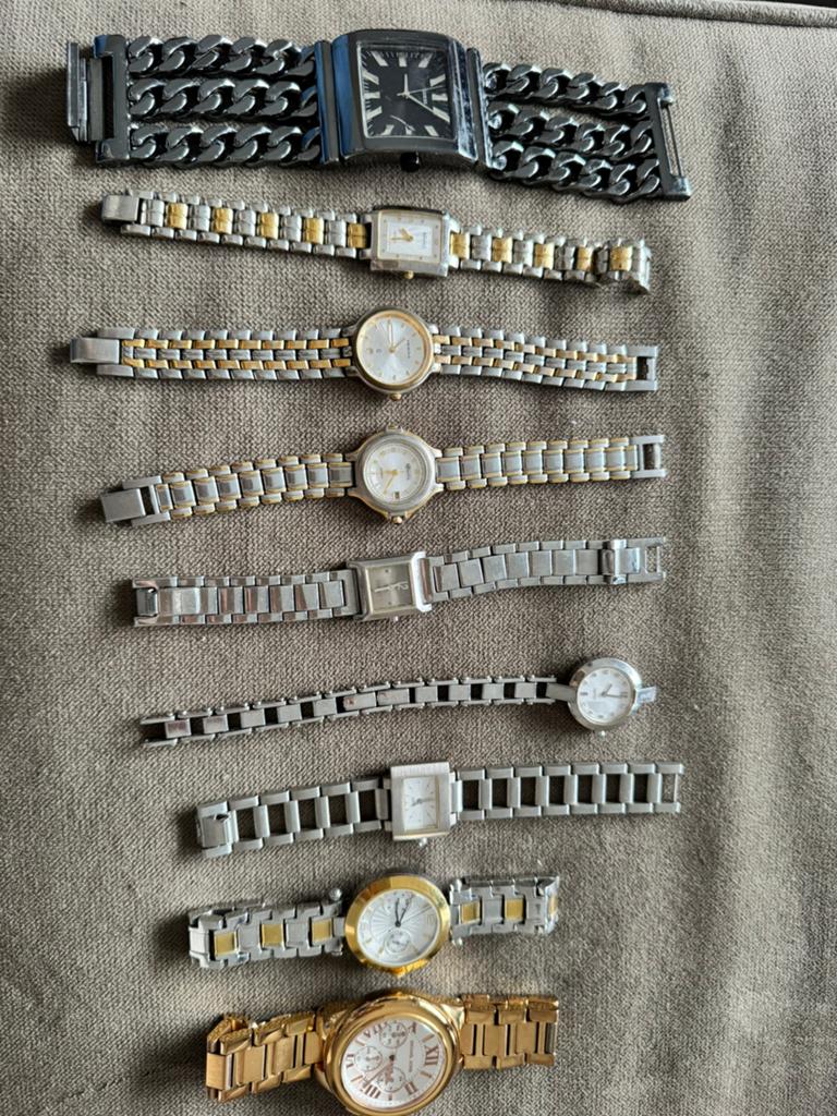Diverse dames horloges, Ophalen of Verzenden, Staal, Guess