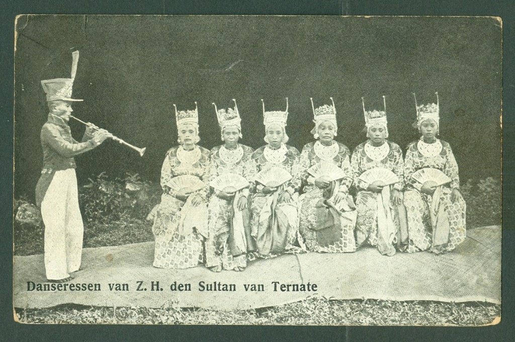 AK Nederlands Indie Danseressen van ZH Sultan Ternate 1923, Ophalen of Verzenden, Voor 1920, Gelopen, Zuid-Holland