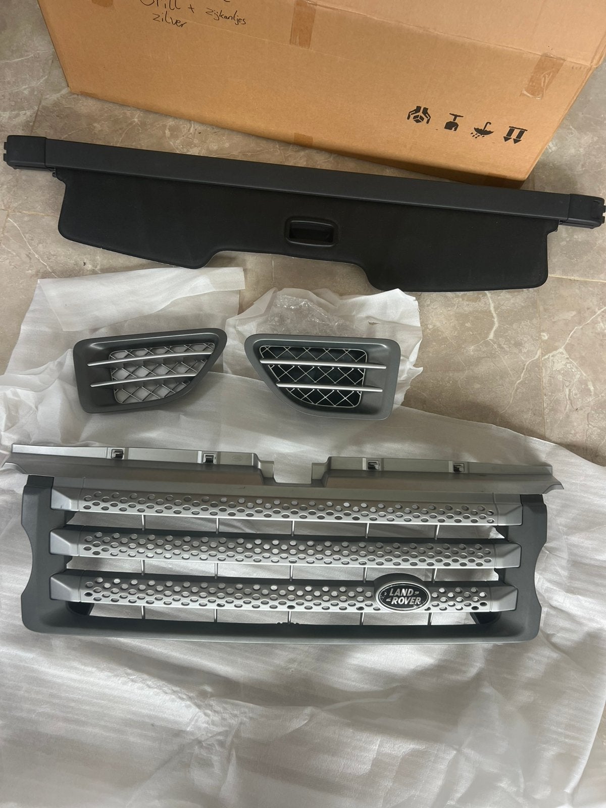 Range rover sport grill en luchtroosters zilver, Ophalen, Rover
