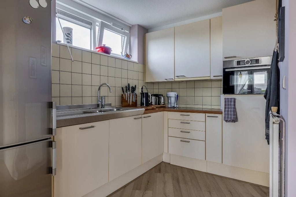Complete creme L-hoek keuken - zelf demonteren op 6/7 nov., Ophalen, Gebruikt, Hoekkeuken, Kunststof