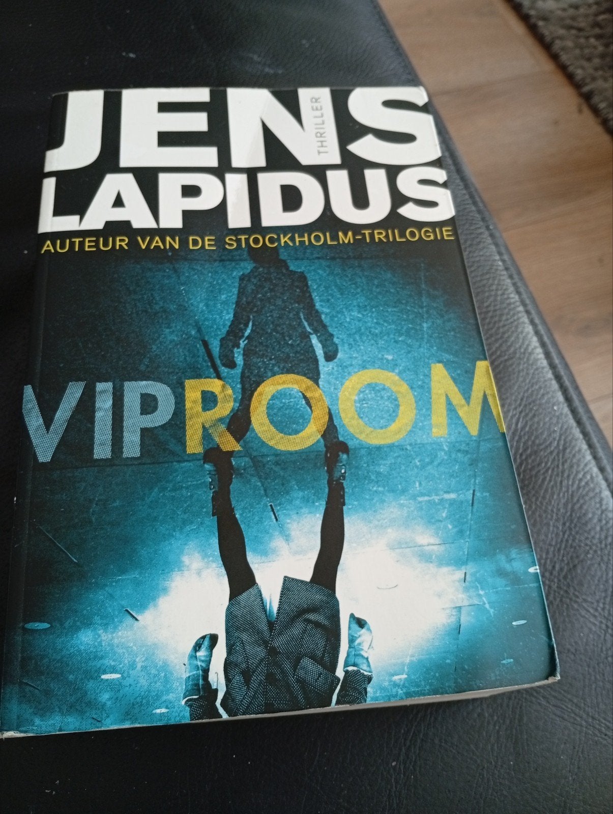 Jens Lapidus - Viproom, Ophalen of Verzenden, Zo goed als nieuw, Jens Lapidus