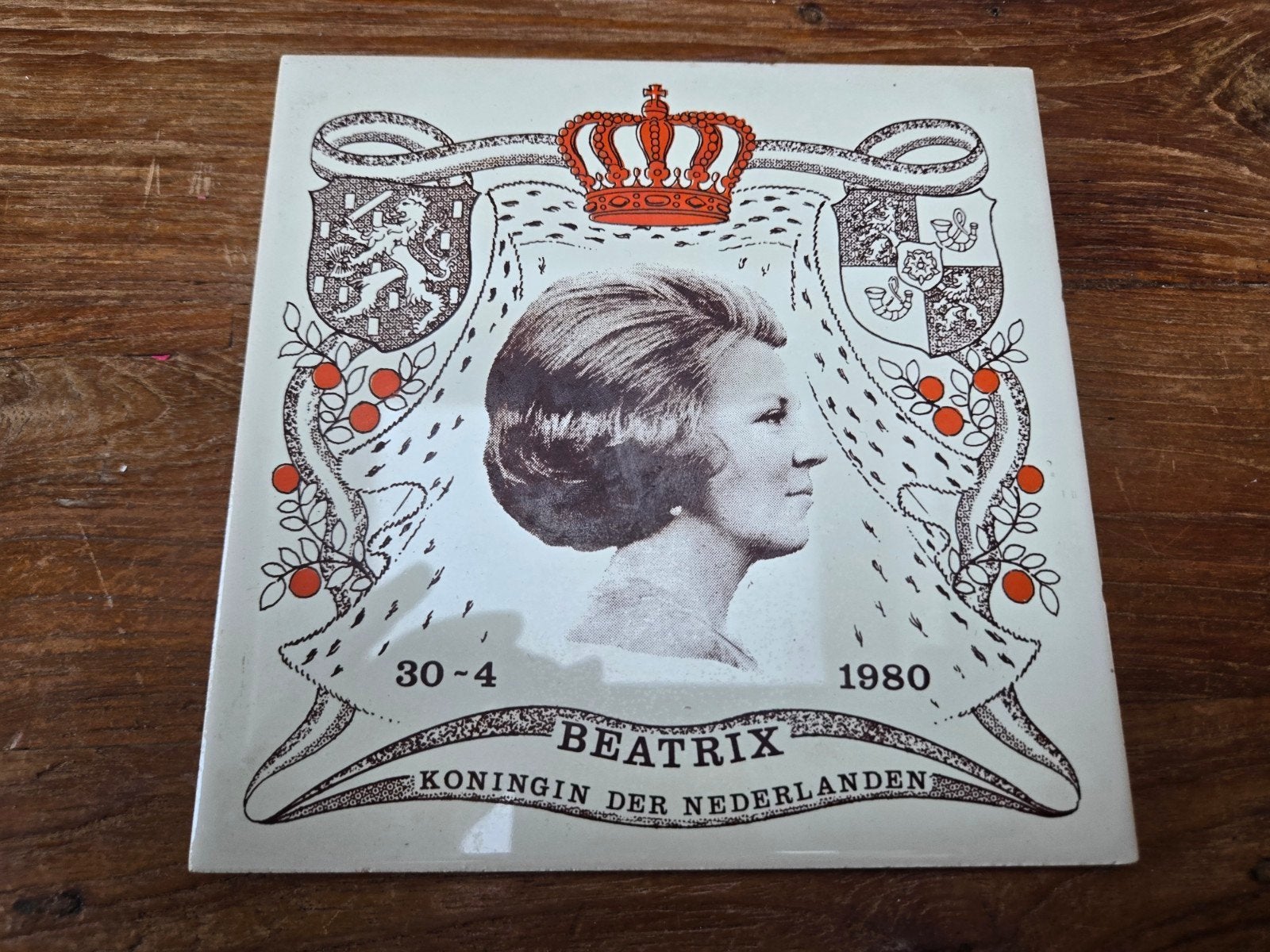 Koningin Beatrix Tegeltje, Kroning 30 April 1980, Ophalen of Verzenden, Gebruikt, Nederland, Overige typen