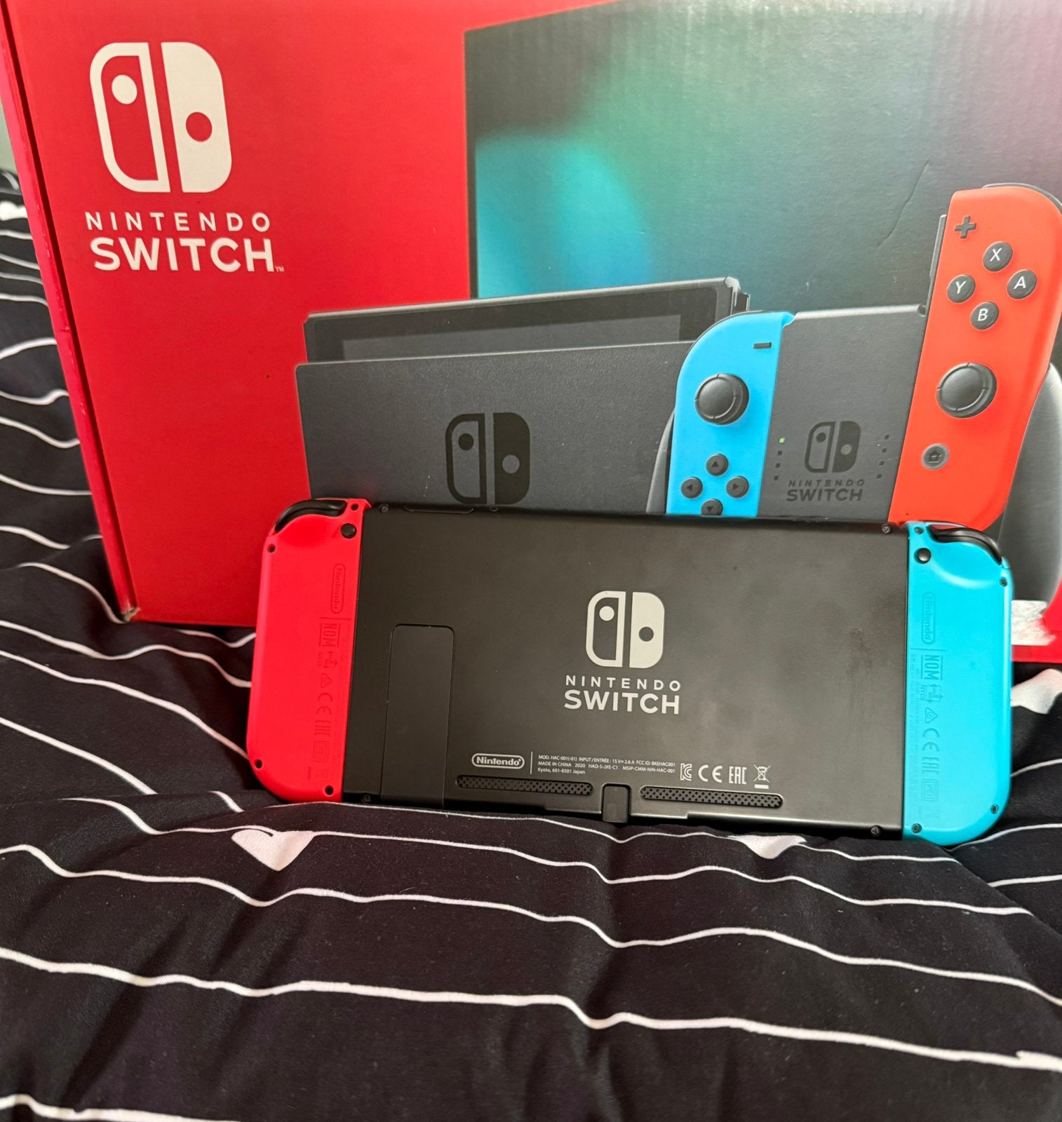 Nintendo Switch met veel extra’s, Ophalen, Met games, Met 2 controllers, Zo goed als nieuw