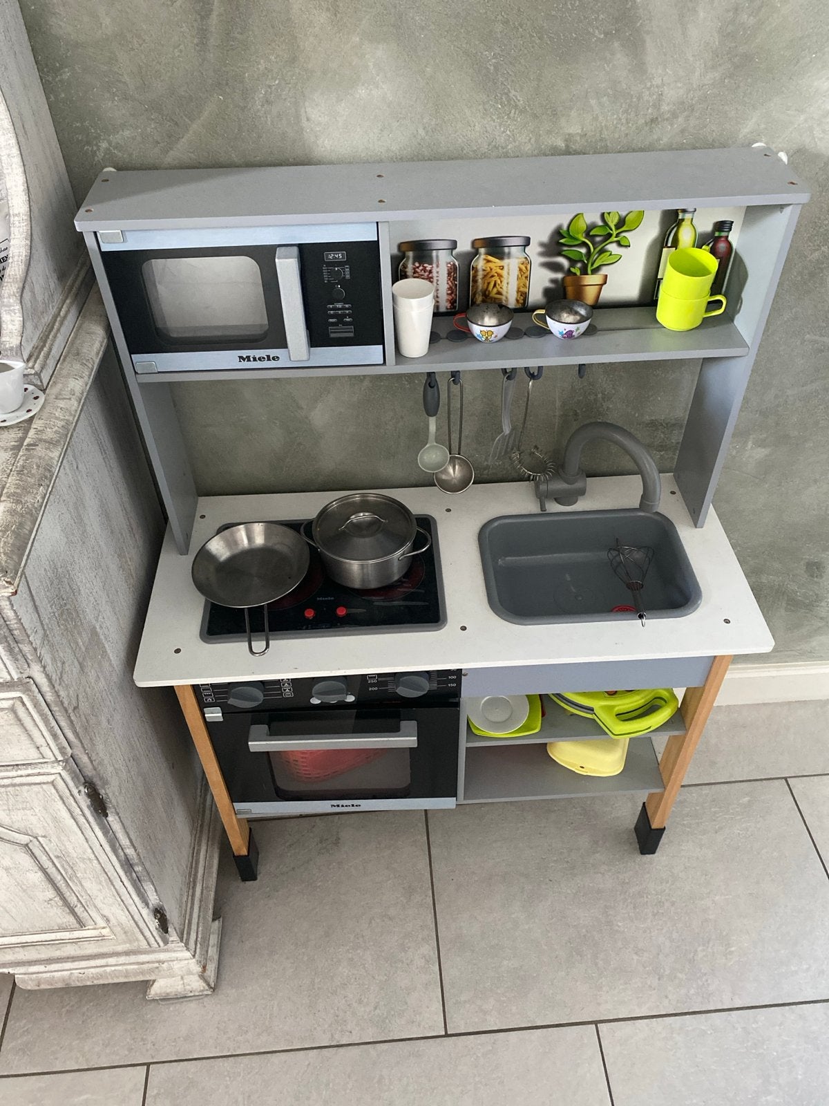 Miele Speelkeuken met accessoires, Ophalen, Zo goed als nieuw, Hout, Speelkeuken