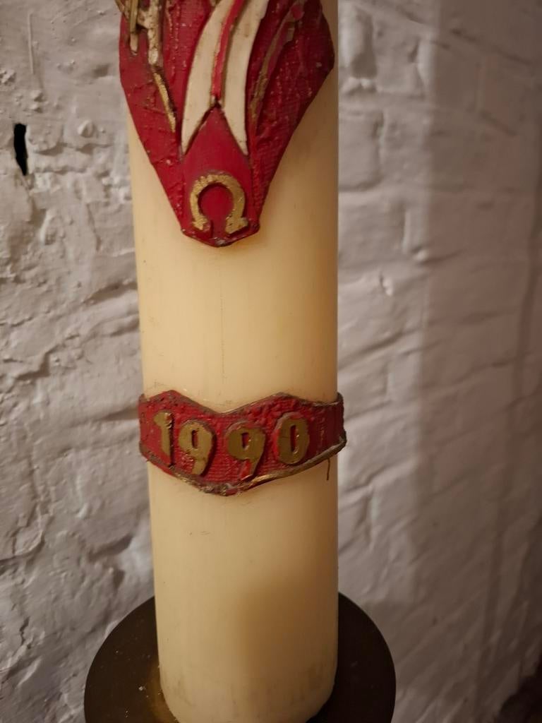 Antieke Paaskaars uit 1990 en kandelaar (messing)., Antiek en Kunst, Ophalen