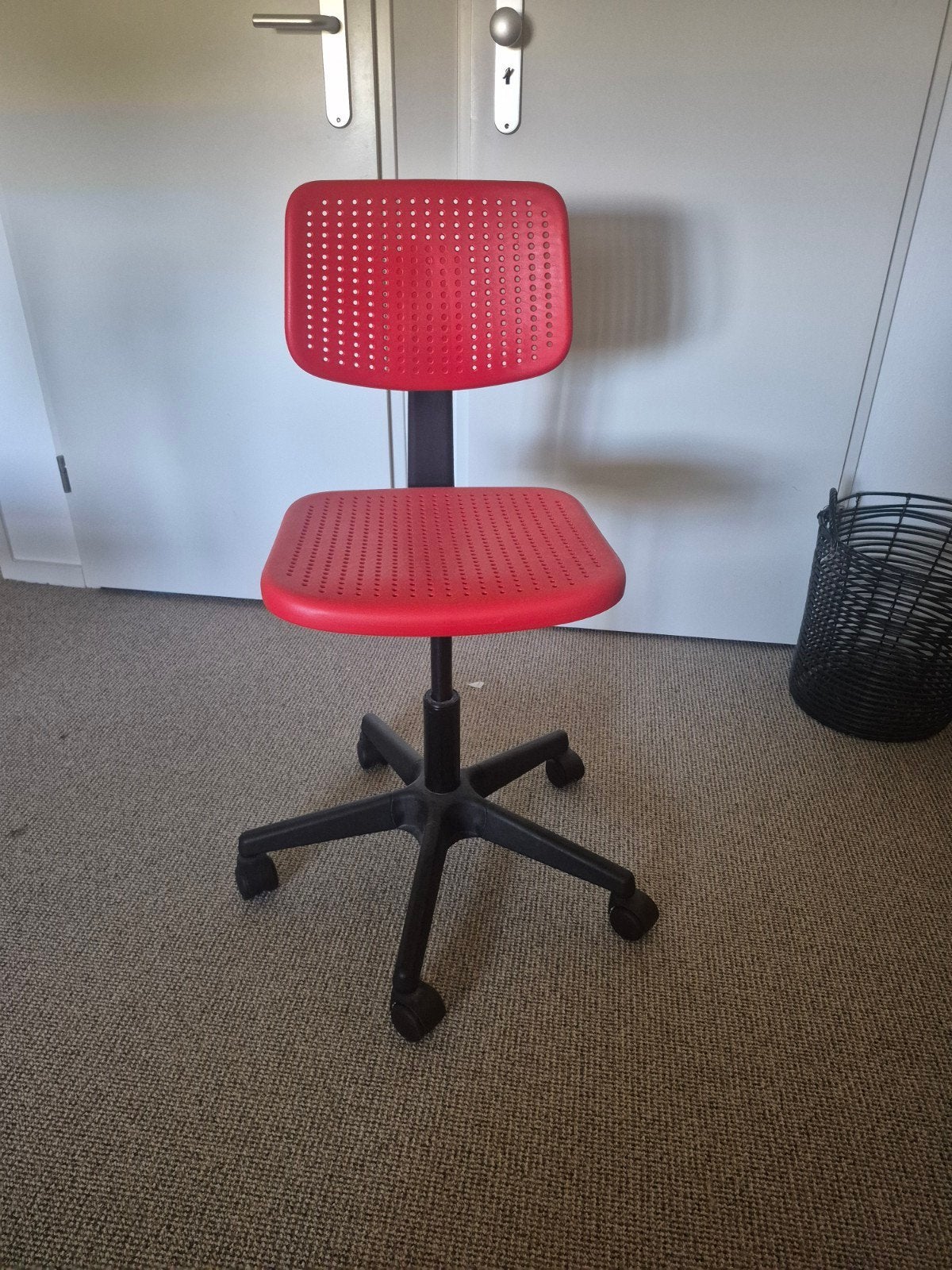 Rode bureaustoel ikea wieltjes, Ophalen, Gebruikt, Rood, Bureaustoel