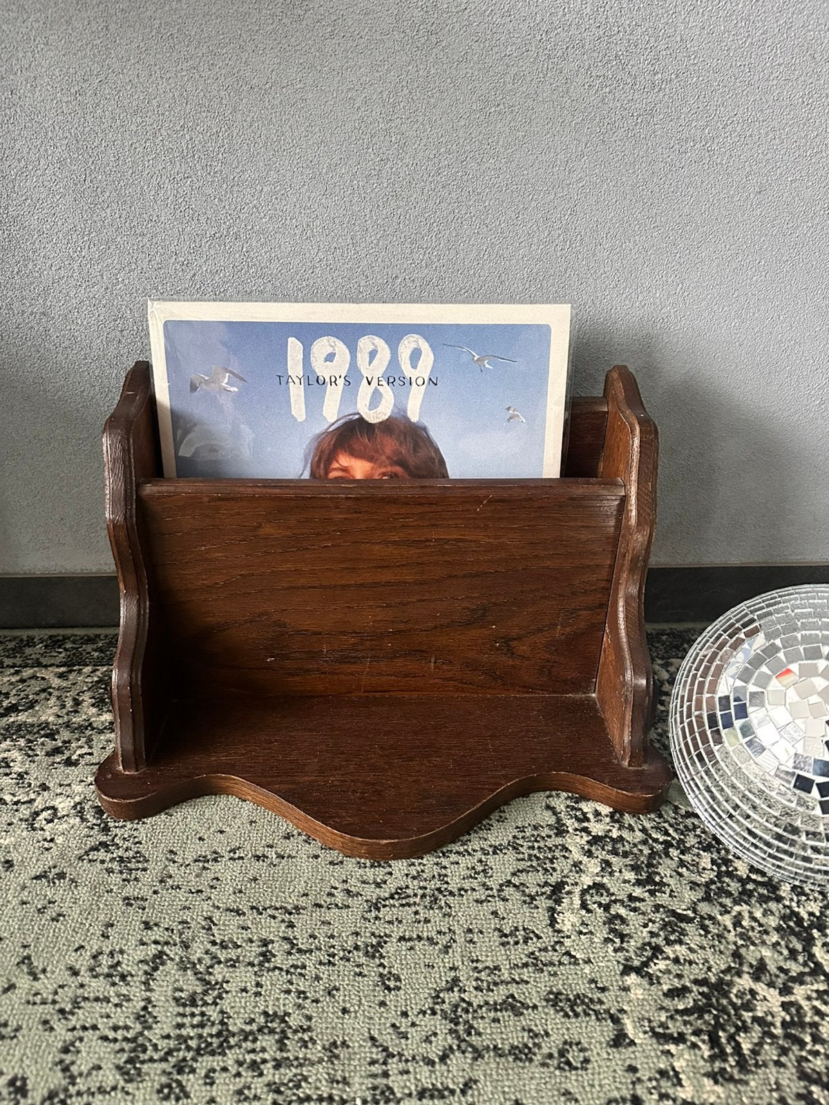 Vintage jaren 70 massief houten platenbak, Huis en Inrichting, Woonaccessoires | Krantenbakken en Lectuurbakken, Ophalen of Verzenden