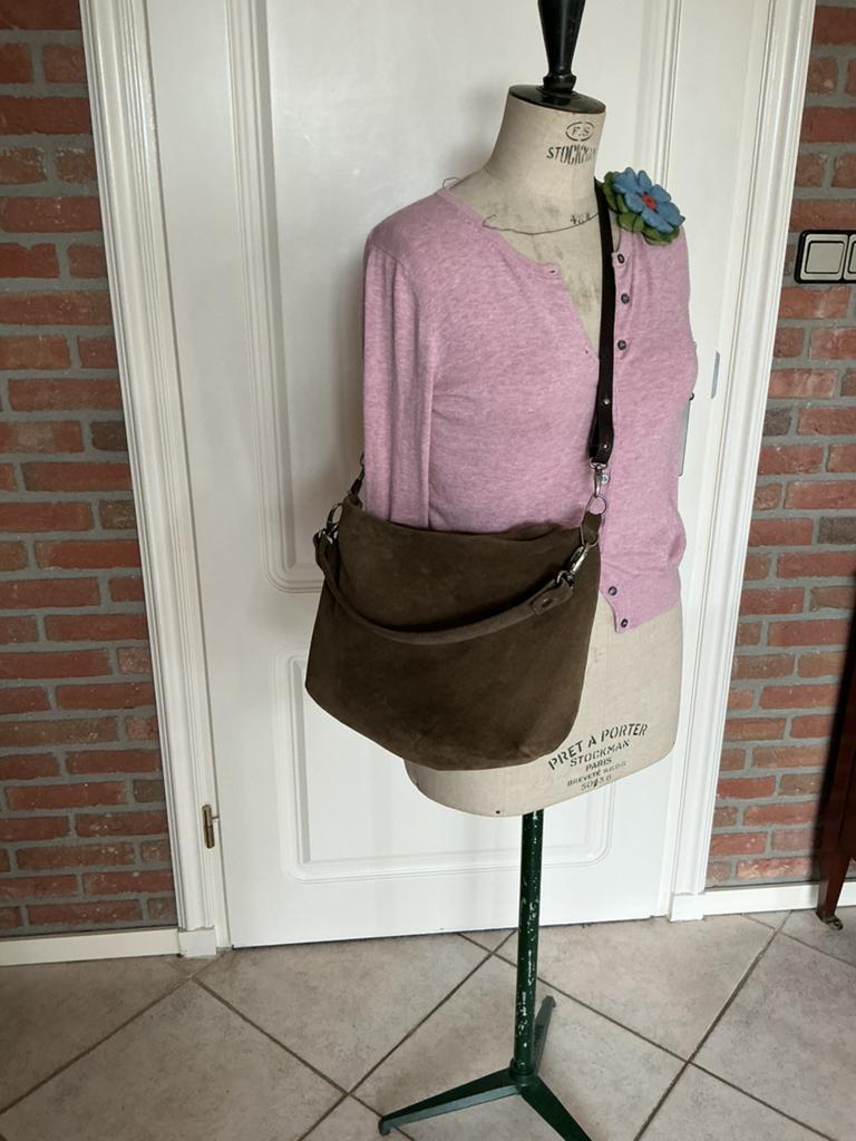 Ellen Truijen suède schoudertas/crossbody - Bruin, Ophalen of Verzenden, Gebruikt, Bruin, Schoudertasje