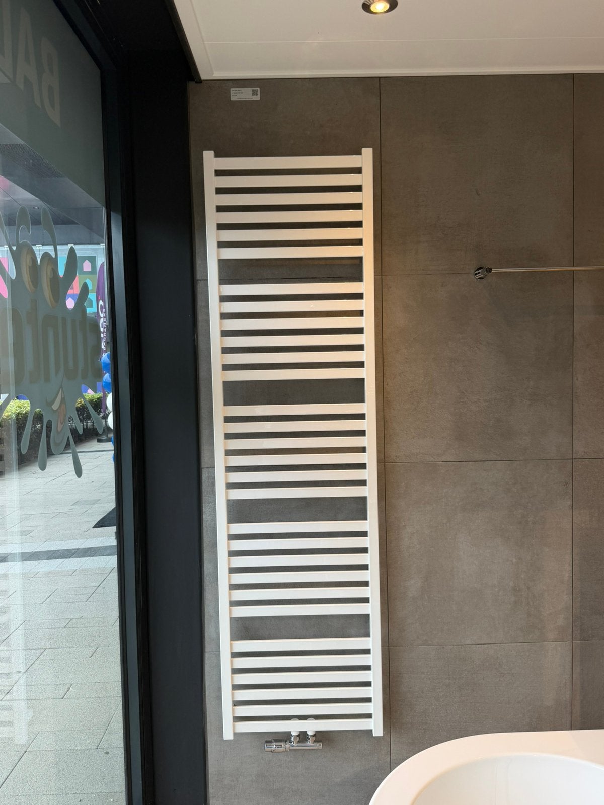 Witte designradiator | Inclusief onderblok, Ophalen, Radiator, Nieuw, Minder dan 60 cm