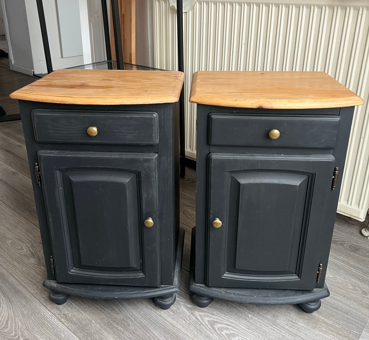 Set van 2 houten nachtkastjes -  met houten blad, Ophalen, Gebruikt, Minder dan 45 cm, 55 tot 70 cm