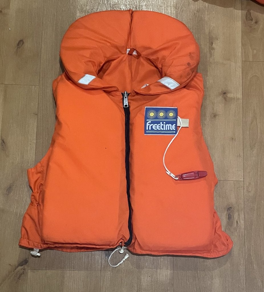 Reddingsvest Freetime Maat L incl.waarschuwings fluitje, Freetime, Ophalen of Verzenden, Zo goed als nieuw, Dame of Heer