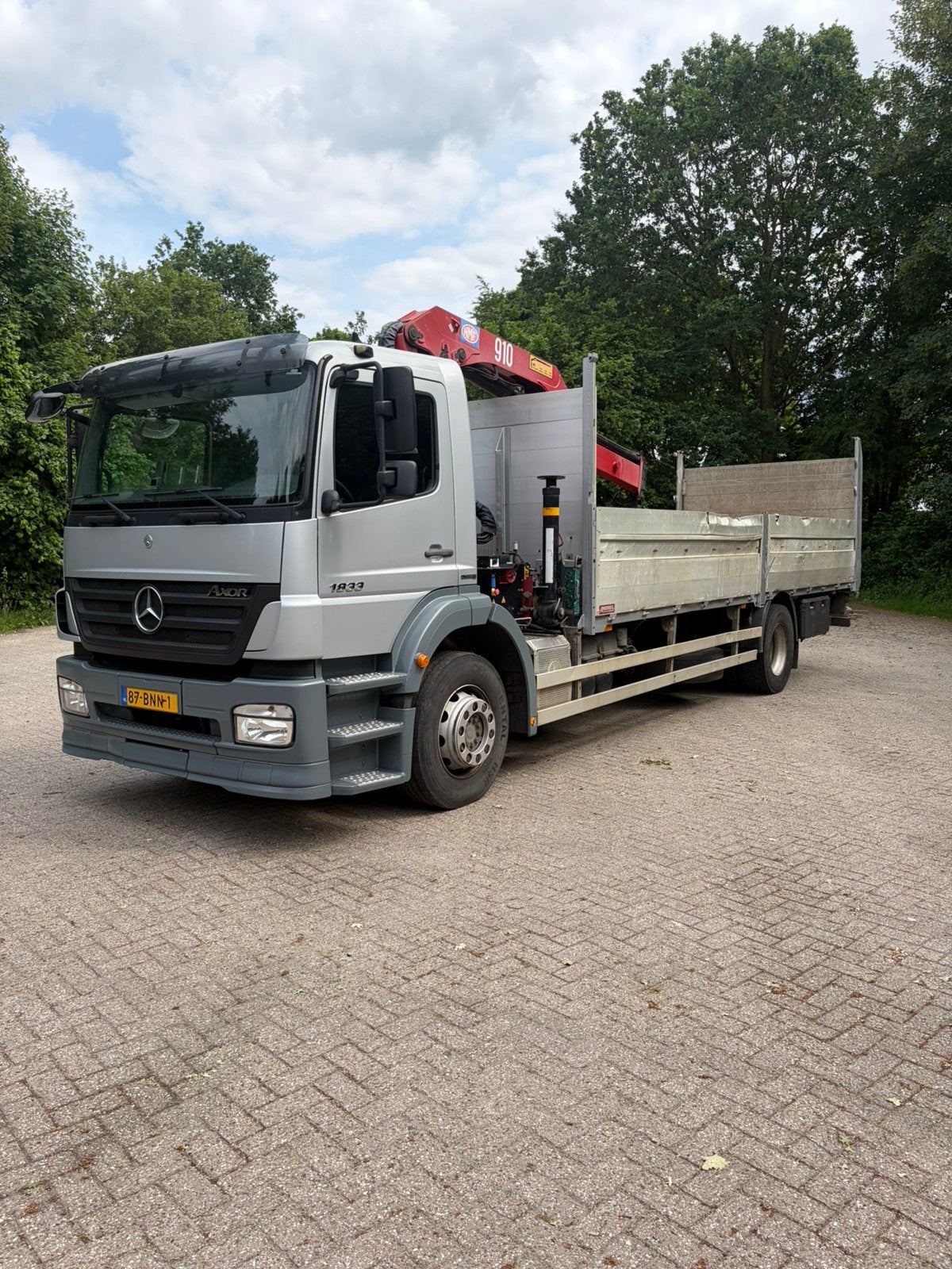 Mercedes benz axor met kraan, afstandsbediening en grijper, Euro 5, Stof, 330 pk, Mercedes-Benz