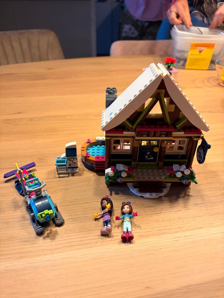 Lego Friends Wintersport Chalet 41323, Lego, Friends, Ophalen of Verzenden, Zo goed als nieuw