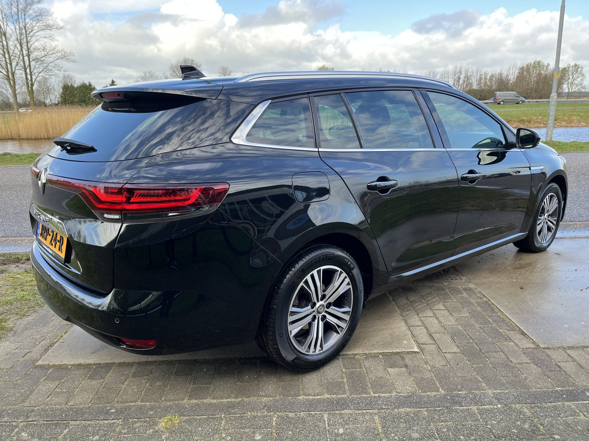 Renault Mégane Estate 1.3 TCe Techno 140PK Automaat / Deale, Auto's, Renault, Automatische klimaatregeling, Gebruikt, 4 cilinders
