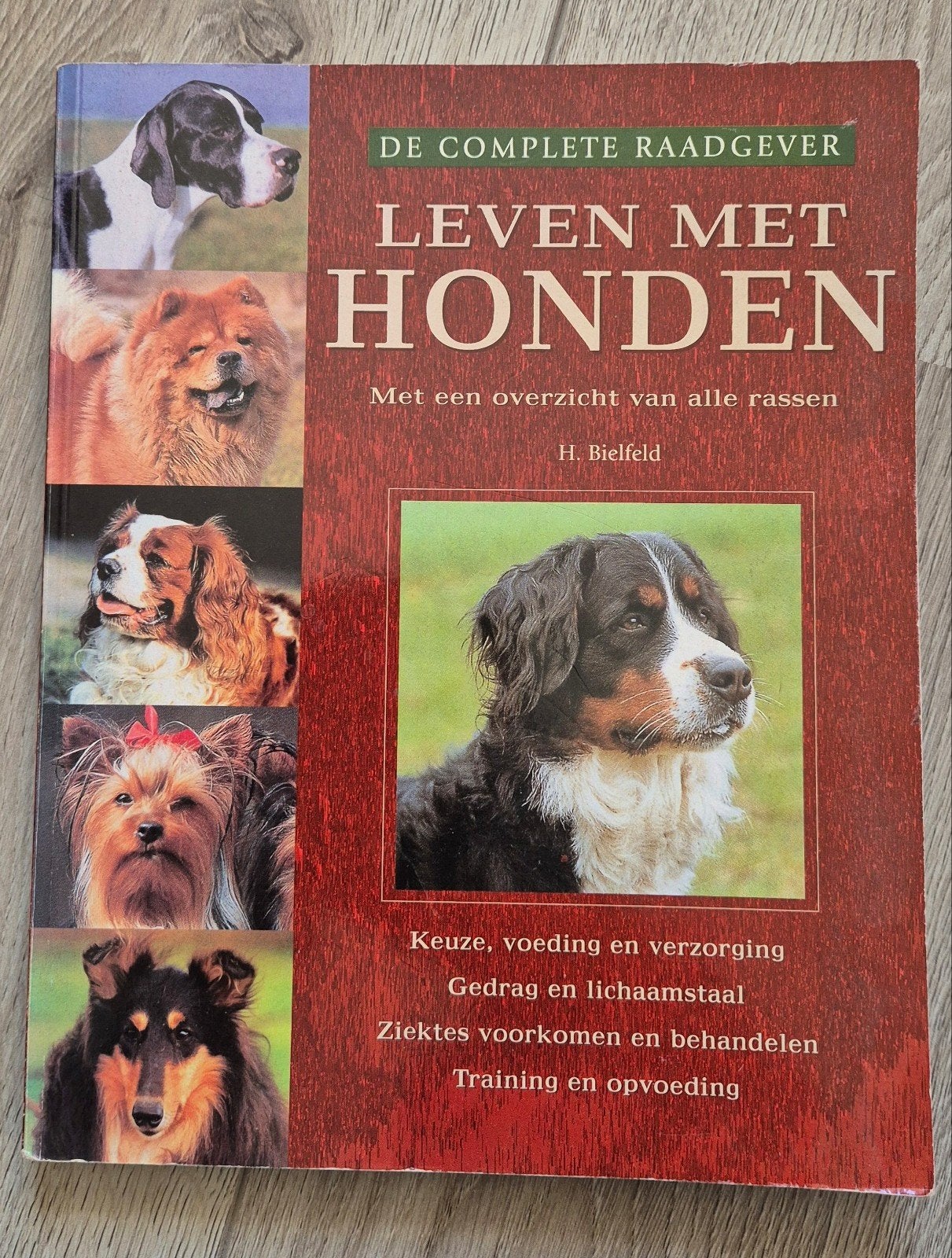 Leven met honden, H Bielfeld, Ophalen of Verzenden, Zo goed als nieuw, Honden