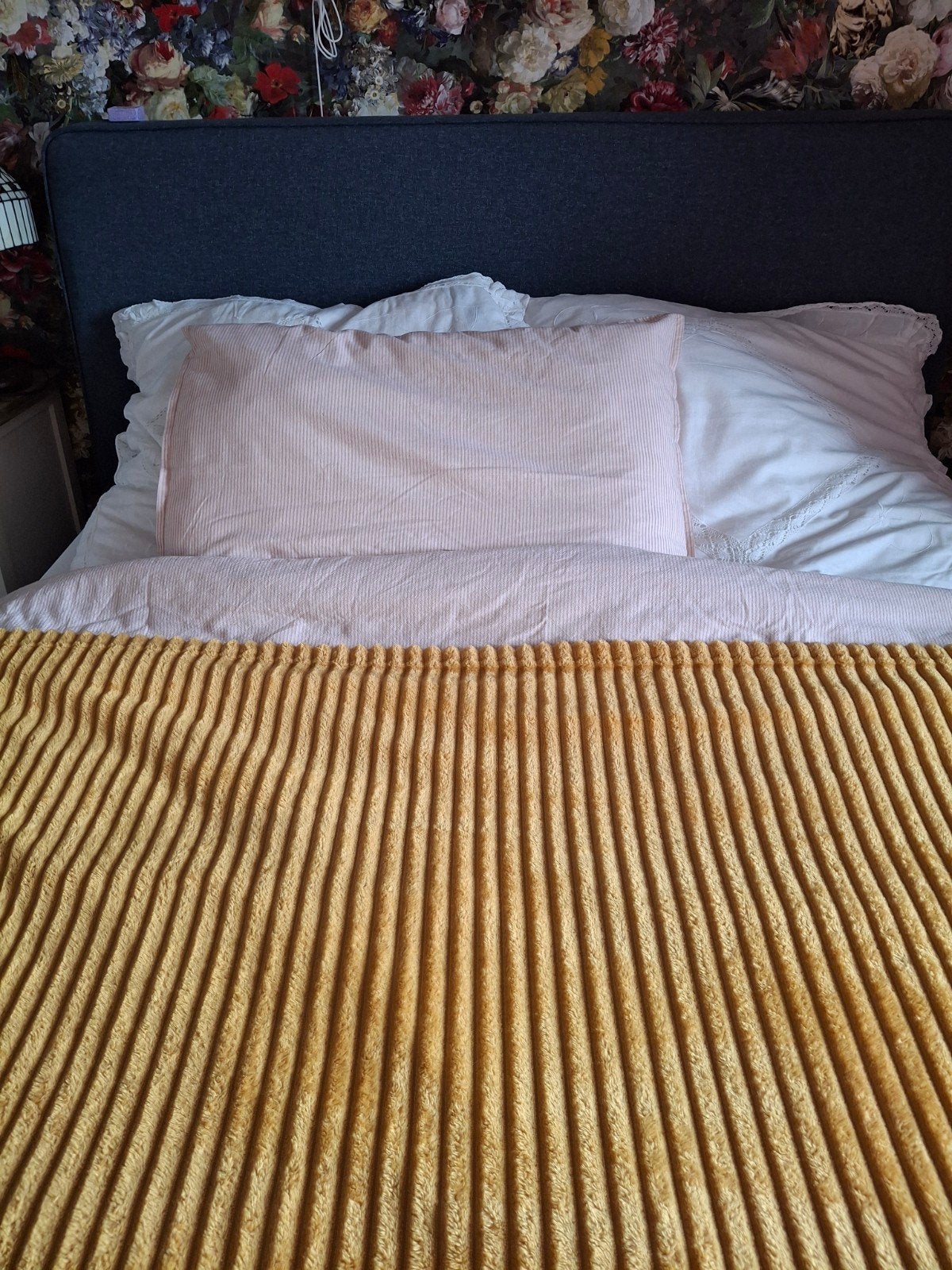Boxspring Ikea 1.40 -2.00 2 en half jaar oud., Ophalen, Tweepersoons, Blauw, 140 cm