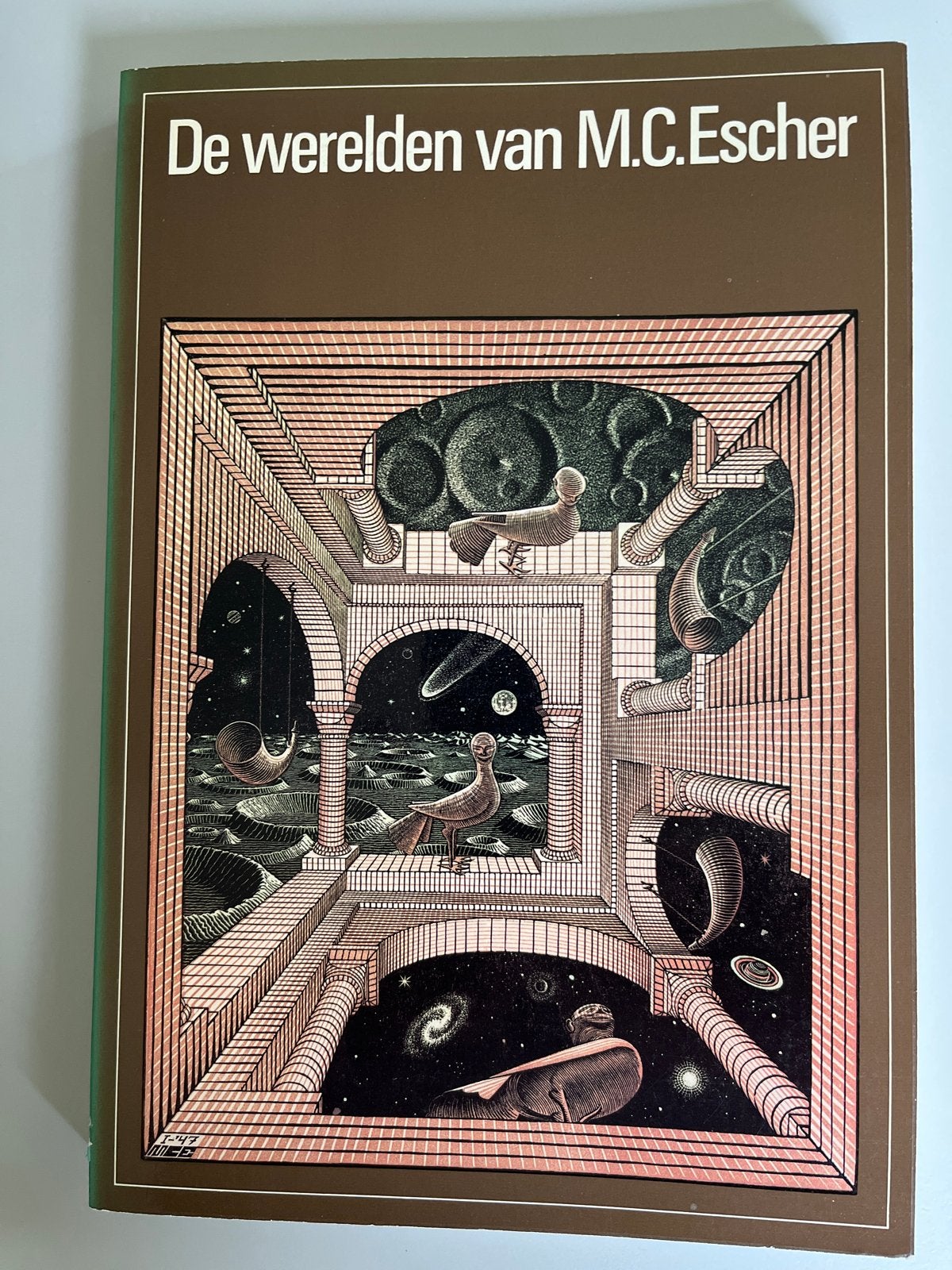De werelden van M.C. Escher - Kunstboek, Ophalen of Verzenden, Gelezen, Grafische vormgeving