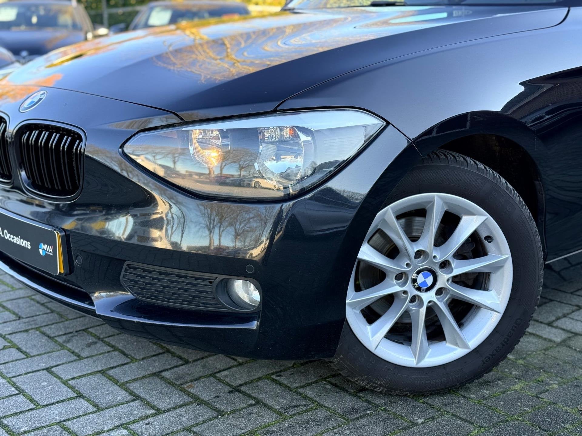 BMW 1-serie 116i Business+|Nieuwe Ketting + Klepseals|Dakje|, Euro 5, Gebruikt, Zwart, 4 cilinders