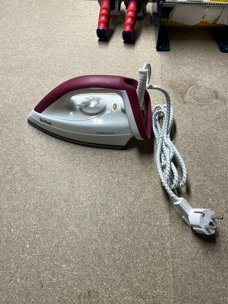 Tefal FS4030 Easygliss Strijkijzer - 1200W | DLS18453, GROUPE SEB NEDERLAND B.V., Strijkijzer met snoer, De Schutterij 27 3905 PK Veenendaal