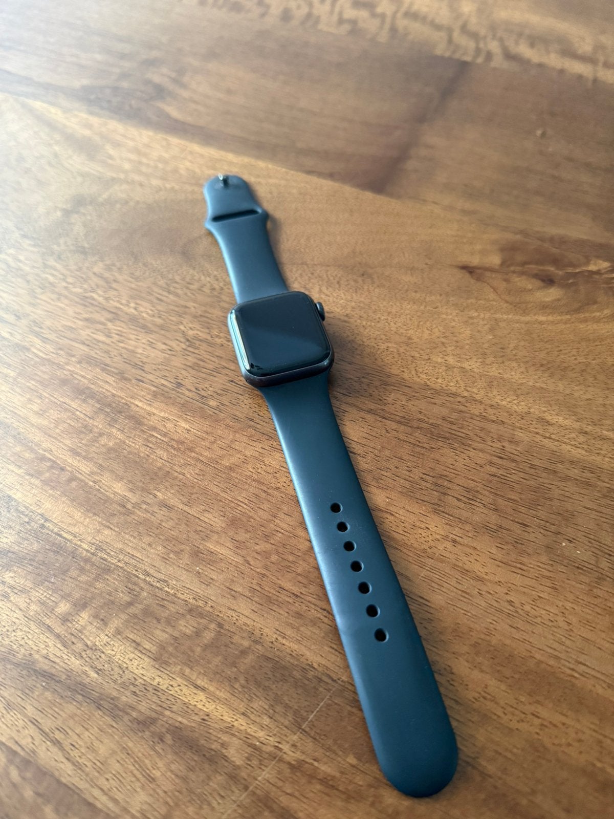 Apple Watch SE 2021, Gebruikt, Zwart, IOS, Waterdicht