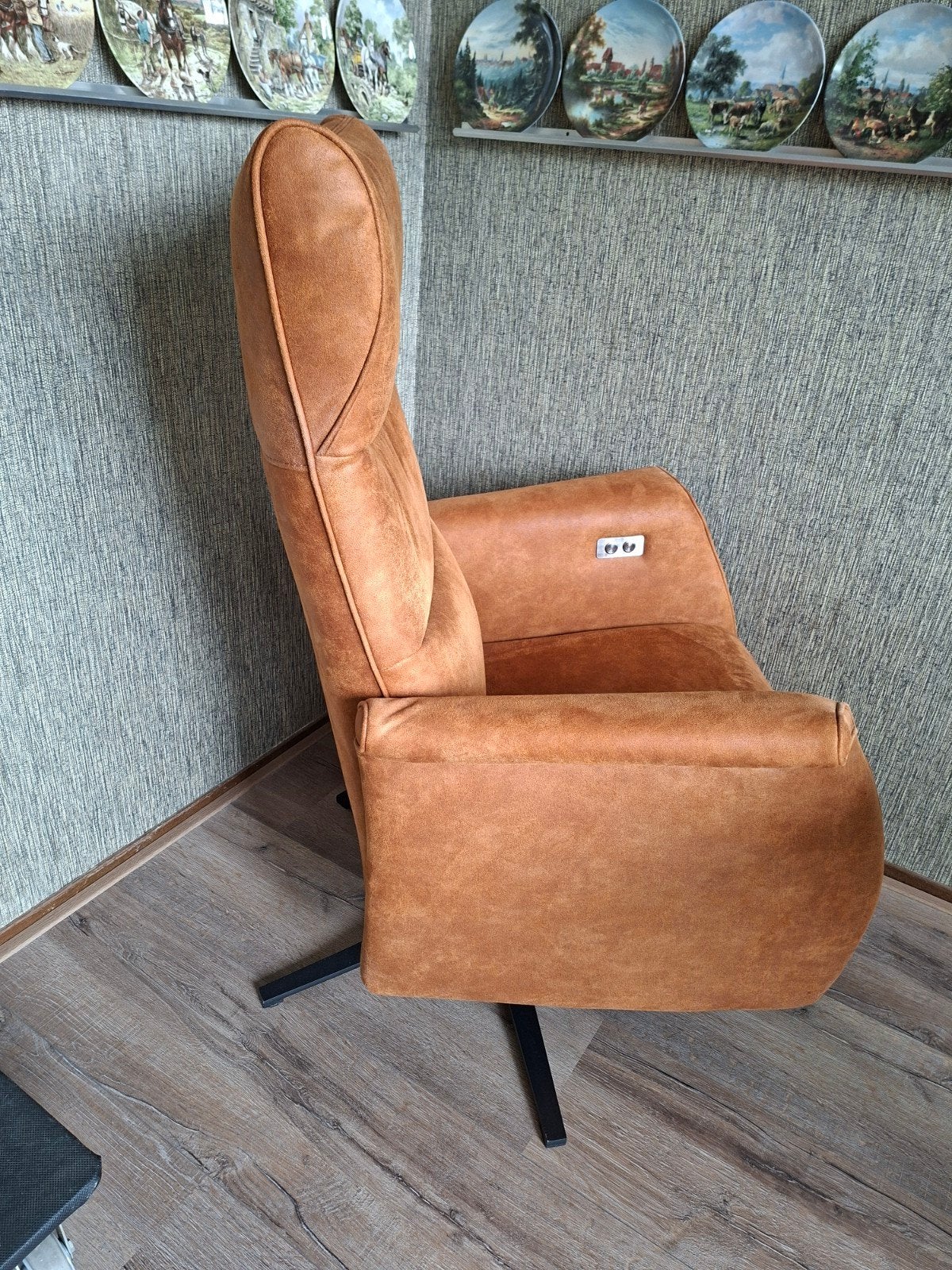 Prominente elektrische fauteuil, Ophalen, Zo goed als nieuw, 75 tot 100 cm